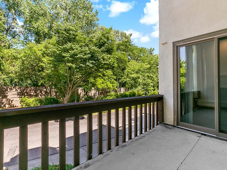 343 N Greeley Ave — Photo 13