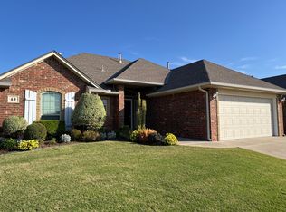 69 Bonaire Dr, Edmond, OK 73013