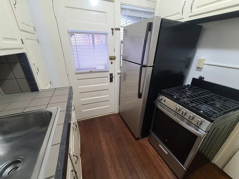4814 Woodland Ave — Photo 16