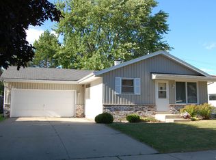 2726 83rd St, Kenosha, WI 53143