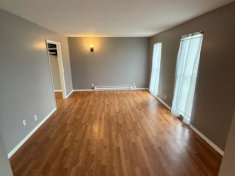1616 W Saxon Dr — Photo 4