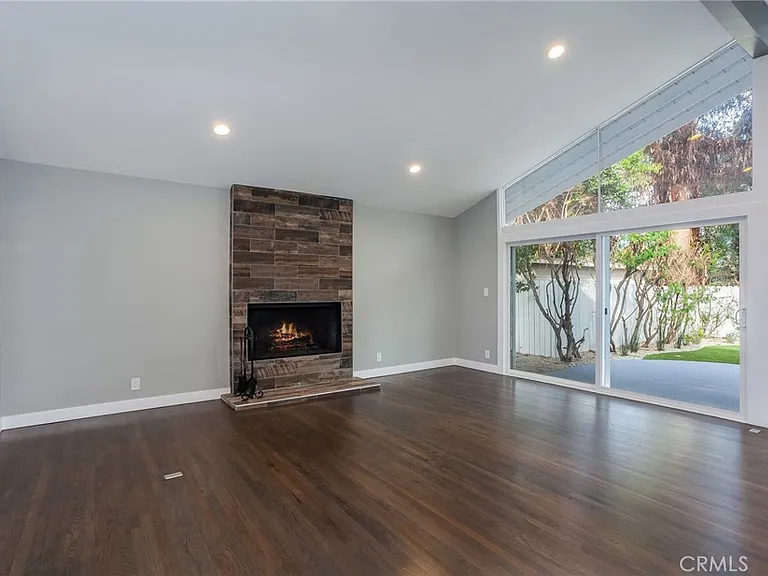16231 Moorpark St — Photo 10