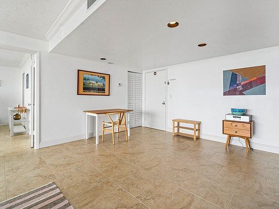 3rd image of 2425 Presidential Way APT 1505