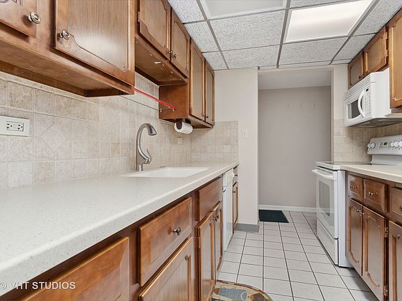 3rd image of 2800 Maple Ave APT 24C