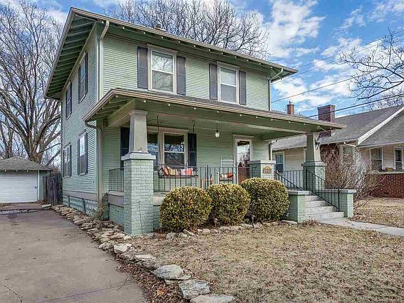 2nd image of 820 W 4th Ave