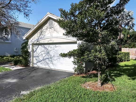 2nd image of 2983 Myrtle Oak Cir