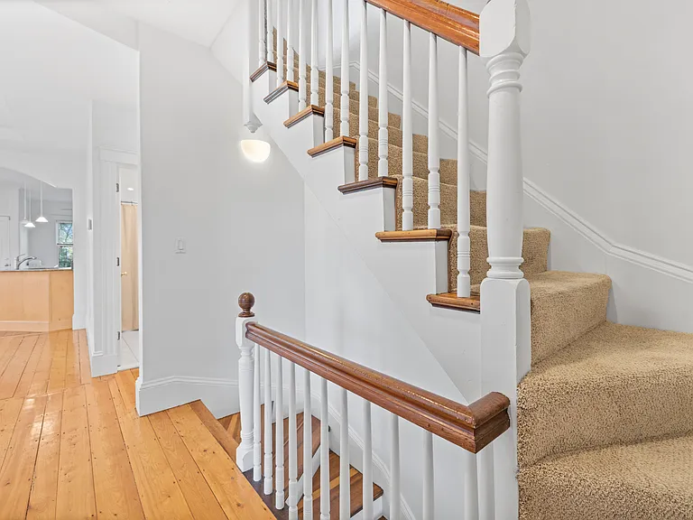 32 Healey St #1 — Photo 8