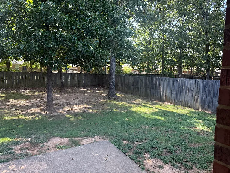 1845 Arden Ln — Photo 17