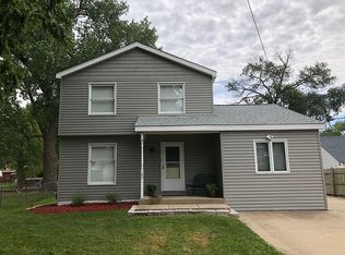 127 Bay Rd, Fox Lake, IL 60020