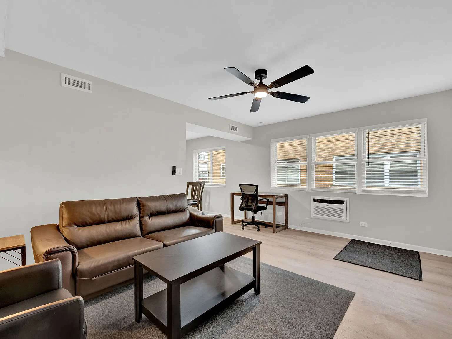 1 bed, 750 sqft, $2,200 — Photo 3