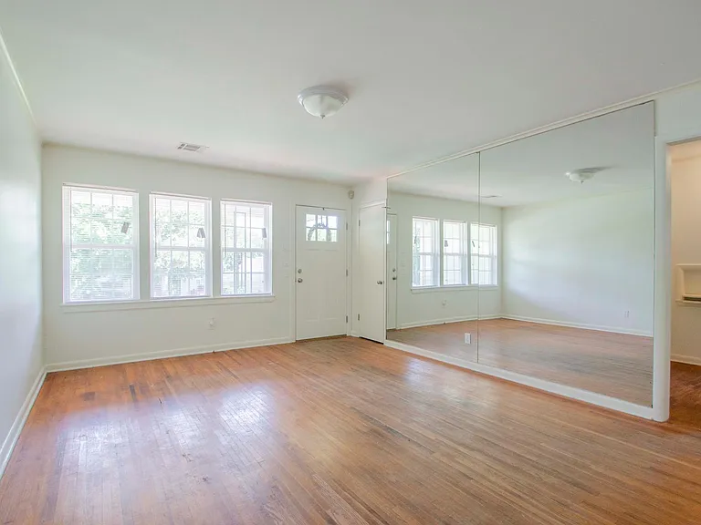 726 S Maplewood Ave — Photo 7