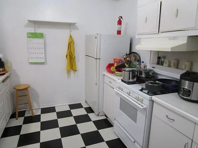 715 Corcoran Ave — Photo 3