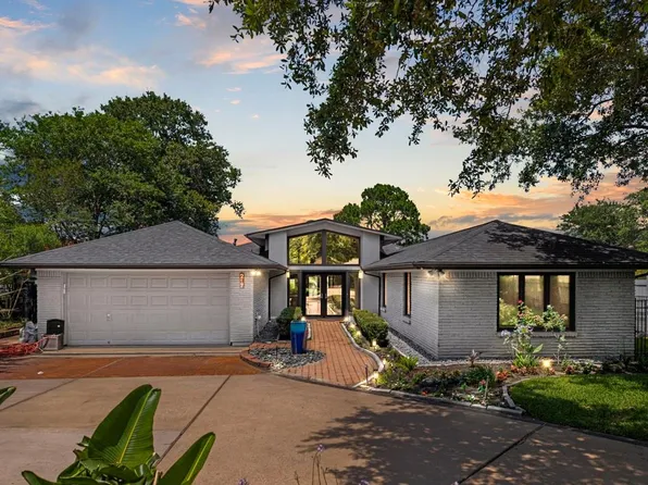 217 Lakeshore Dr, Seabrook, TX 77586