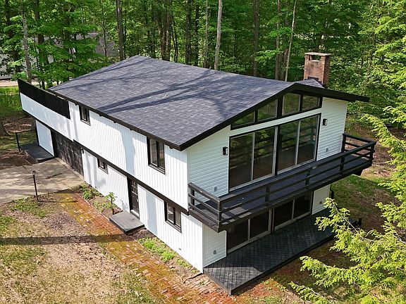 2nd image of 3331 Carribean Rd