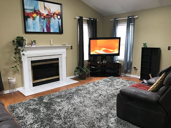 2nd image of 702 Huntington Ct