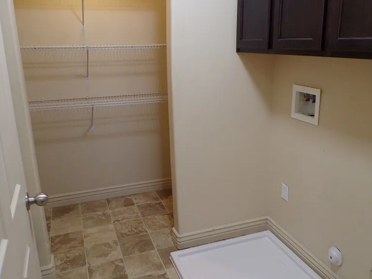 104 E Resaca Dr #E2 — Photo 7