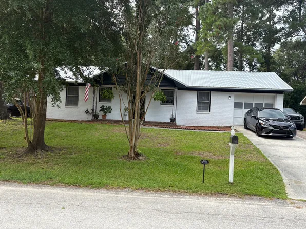 211 Crestwood Dr, Summerville, SC 29483