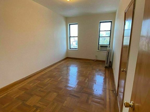 2nd image of 2006 Benson Ave #4F