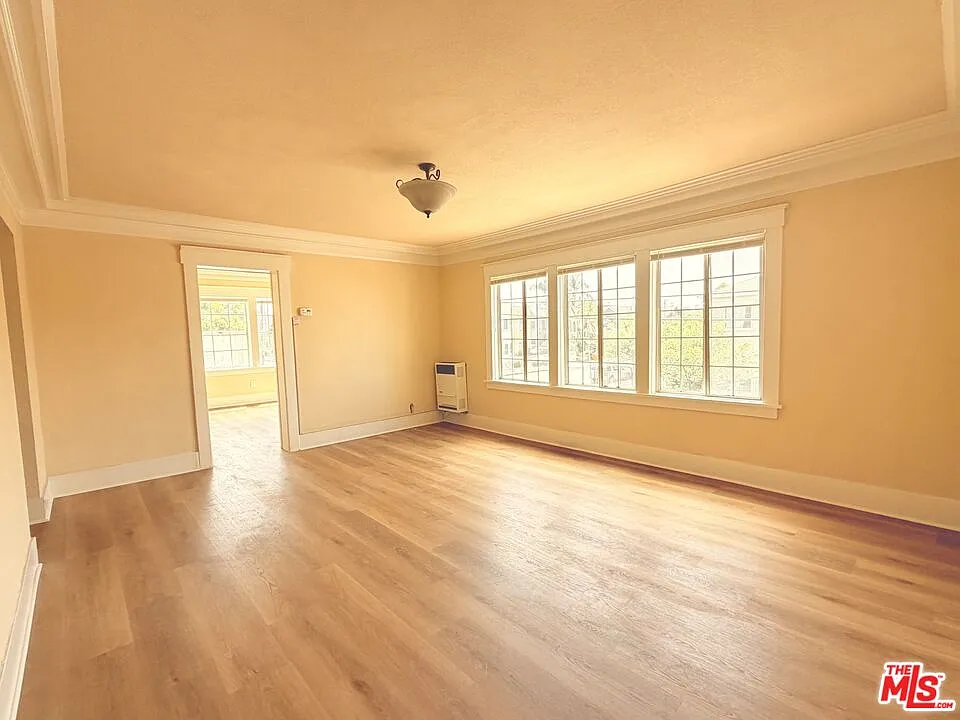 3 bed, 1.0 bath, 1000 sqft, $2,895 — Photo 4