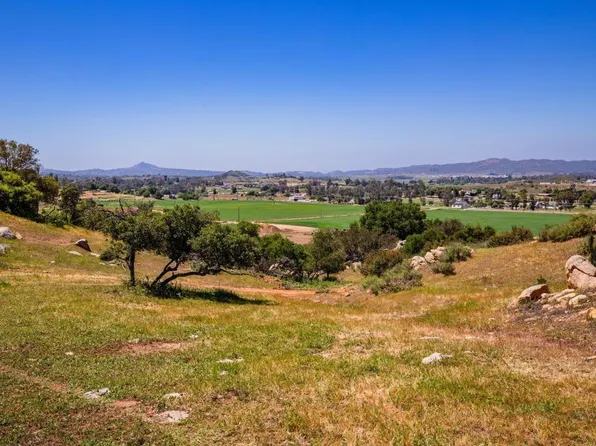 2342 Dye Rd, Ramona, CA 92065