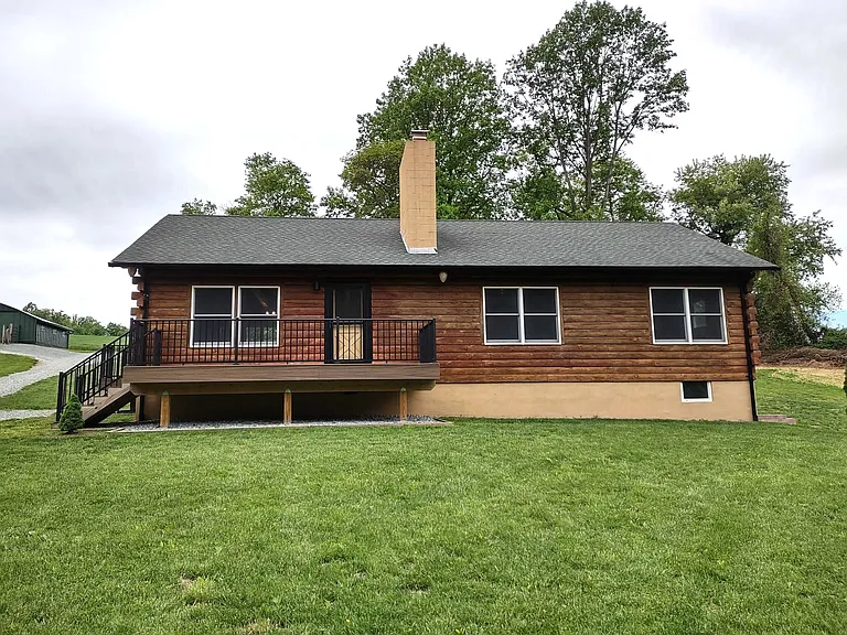 3922 Emrick Ln — Photo 2