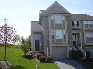 607 Royal View Dr, Lancaster, PA 17601