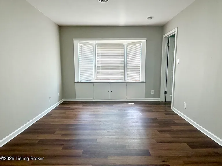 3423 Glendale Ave — Photo 3