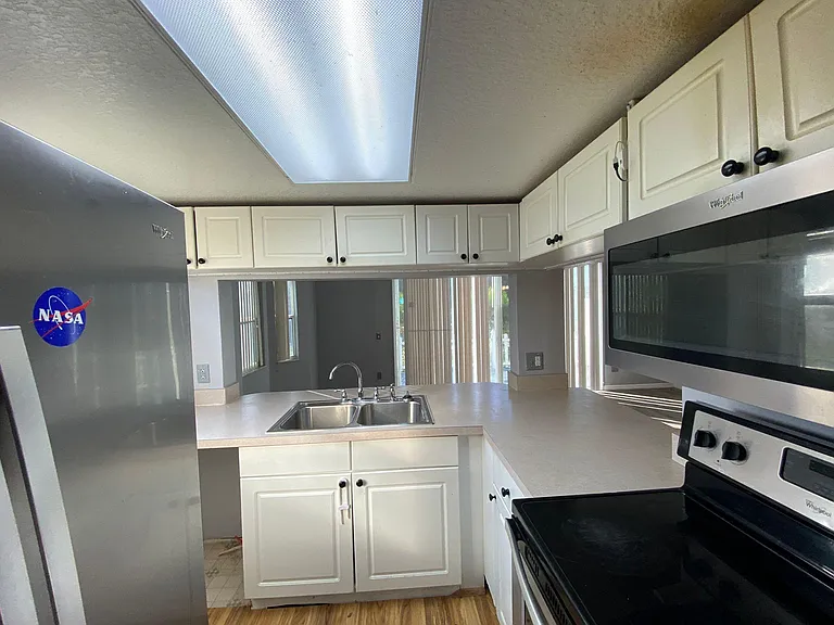 677 Orchid Dr #A — Photo 12