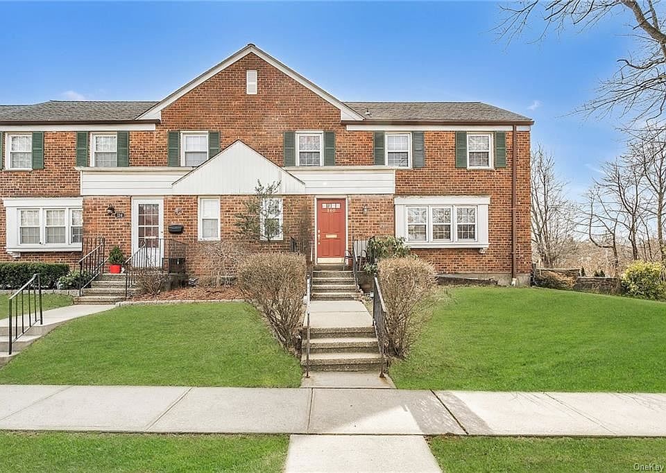 1st image of 140 Robins Rd #140