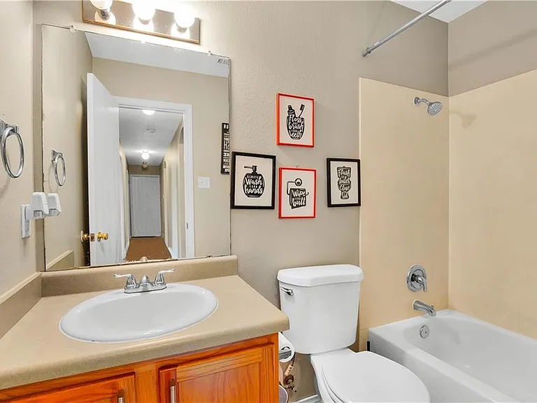 109 Brooke St — Photo 6