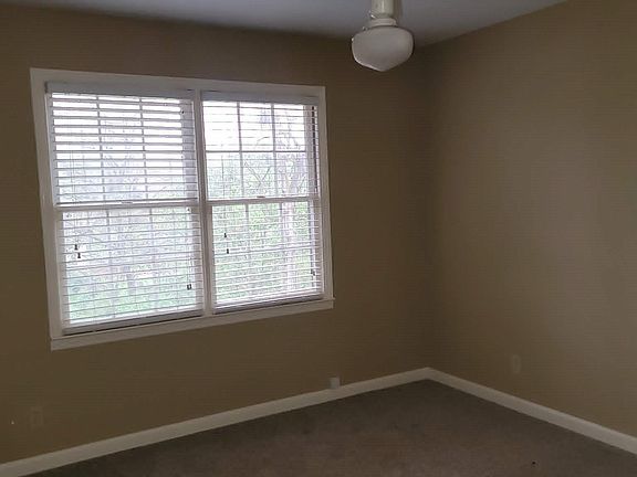4th image of 3033 Willow Lane Dr