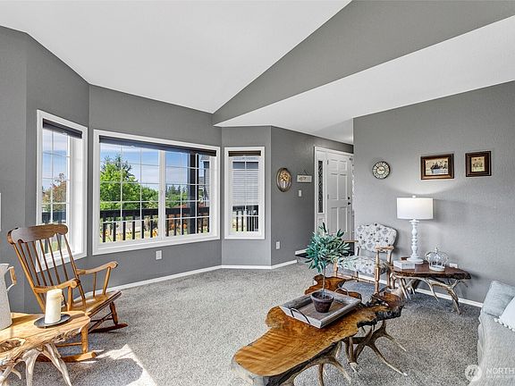 5th image of 19511 25th Avenue E
