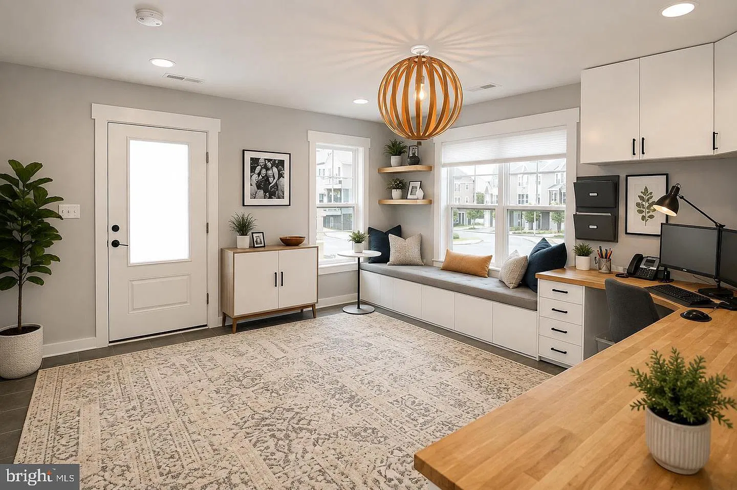 3 bed, 4.0 bath, 2712 sqft, $3,750 — Photo 2