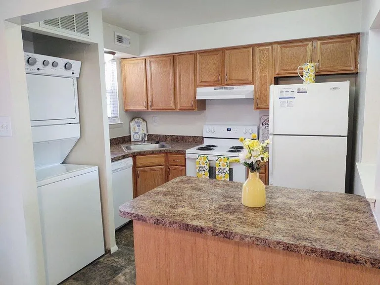 Moorestowne Woods Apartment Homes — Photo 6