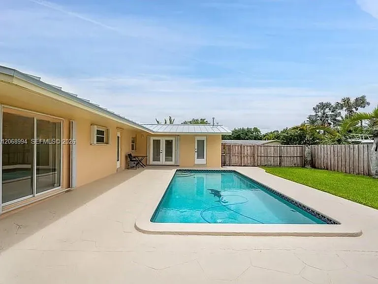 9402 SW 185th Ter — Photo 15