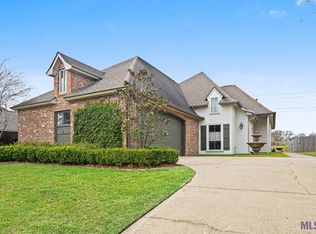 8926 Fox Gate Dr, Baton Rouge, LA 70809