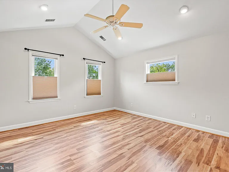 16 E Braddock Rd — Photo 30