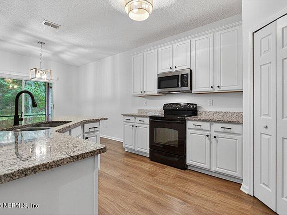 5th image of 1720 CROSS PINES Drive