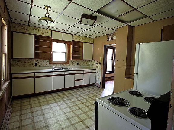 2nd image of 1219 Rosewood St