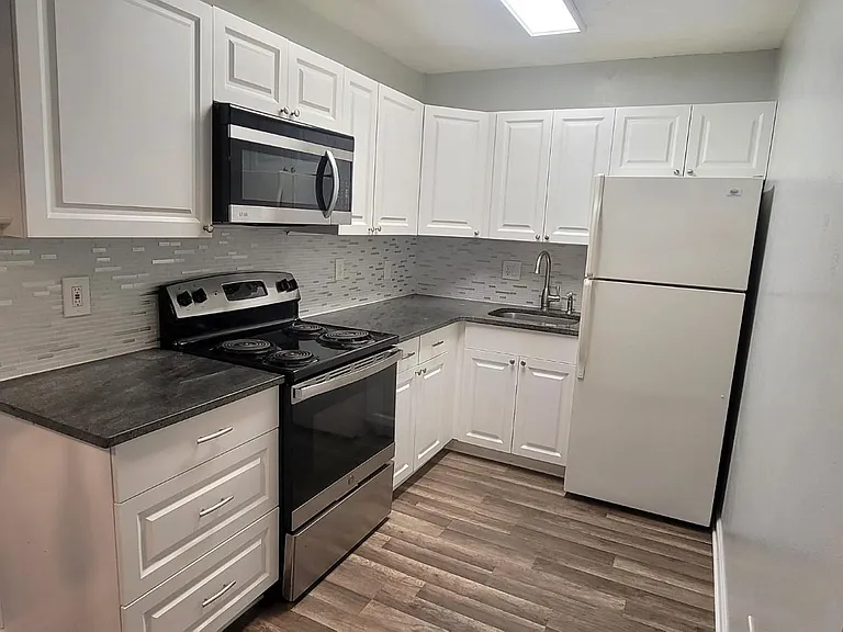 637 Stiles Ave #639-1/2 — Photo 3