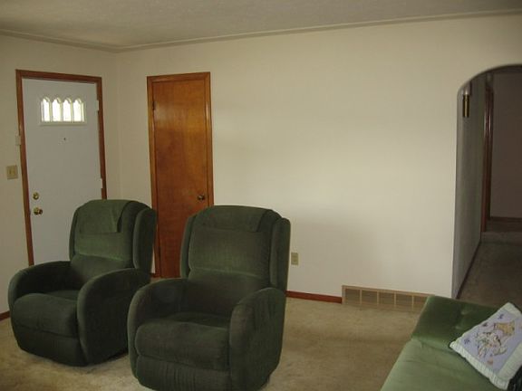 4th image of 1228 Parkway Dr