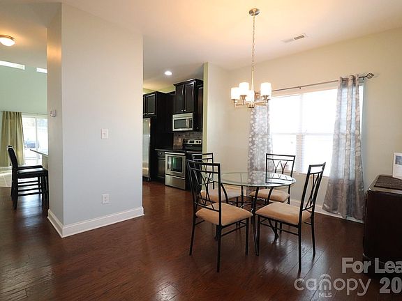 5th image of 2090 Shady Pond Dr