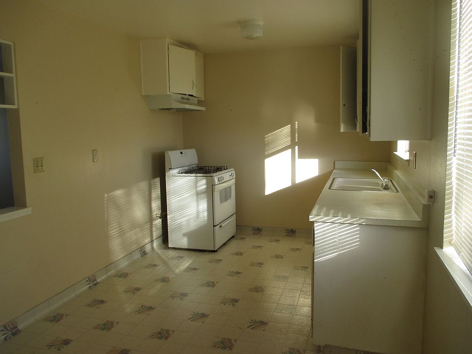 1st image of 2082 7th St
