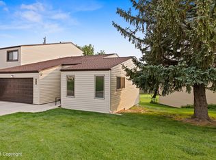 1010 Skyview Cir, Gillette, WY 82716