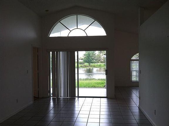 3rd image of 1743 Barnstable Rd