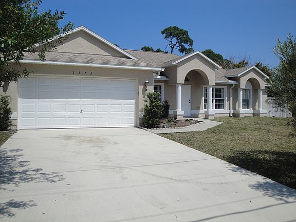 2nd image of 1573 SE Crowberry Dr