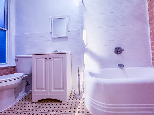 Rented by Gravity Real Estate Advisors | media 4