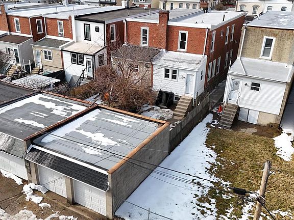 4th image of 455 Roxborough Ave