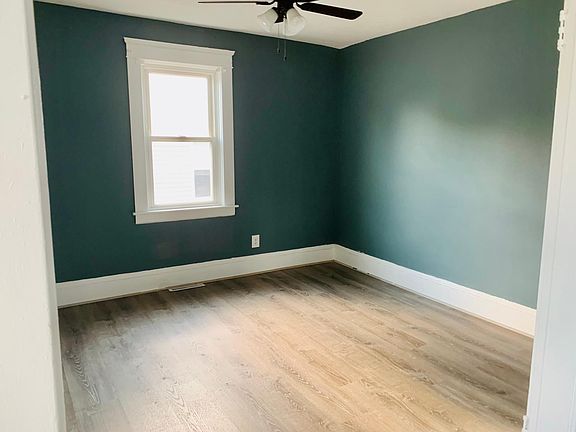 3rd image of 369 Maple Ave