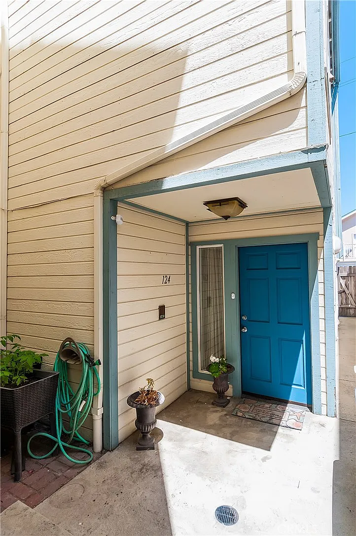 4 bed, 1800 sqft, $12,000 — Photo 4